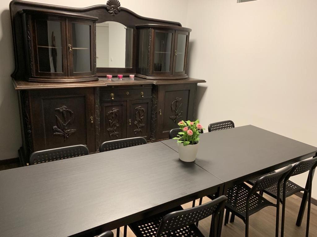 Privatunterkunft Lovely Share Aachener Weiher