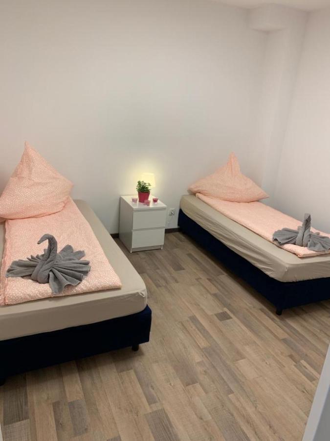 Privatunterkunft Lovely Share Aachener Weiher